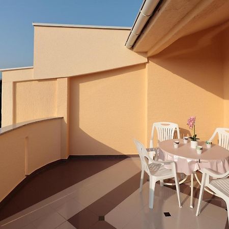 City Pool Apartments Новаля Екстериор снимка