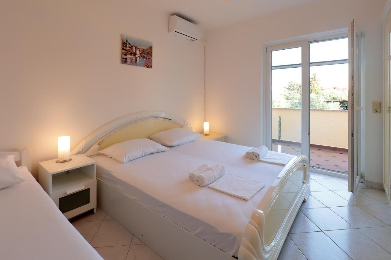 City Pool Apartments Новаля Екстериор снимка