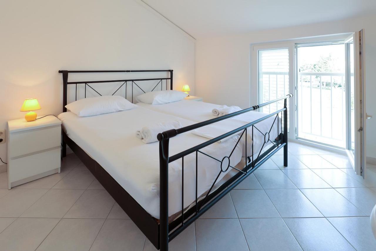 City Pool Apartments Новаля Екстериор снимка