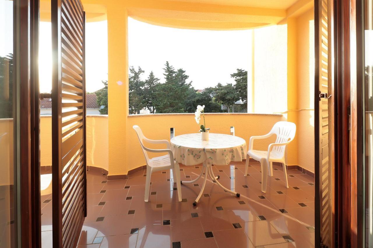 City Pool Apartments Новаля Екстериор снимка