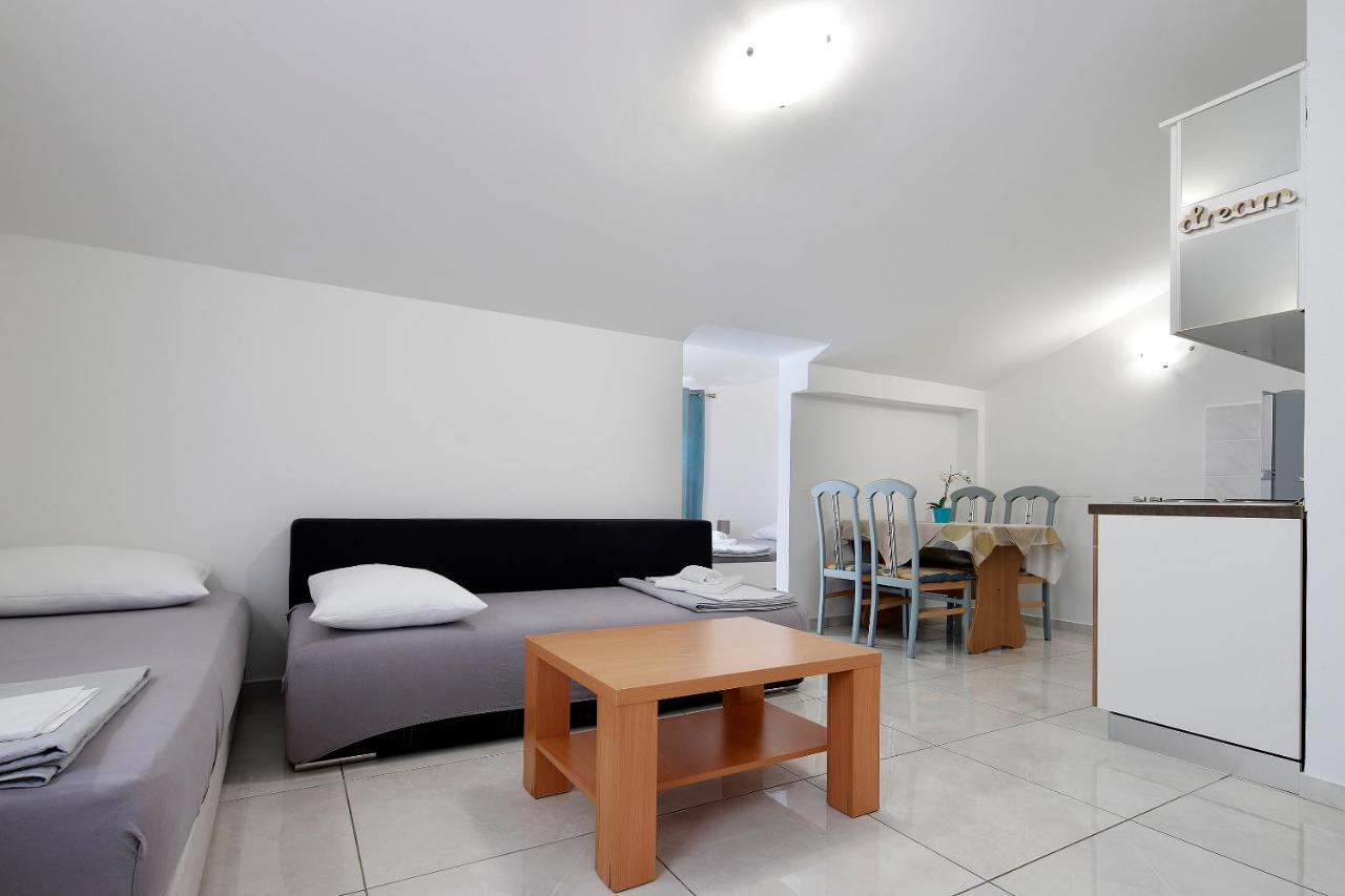 City Pool Apartments Новаля Екстериор снимка