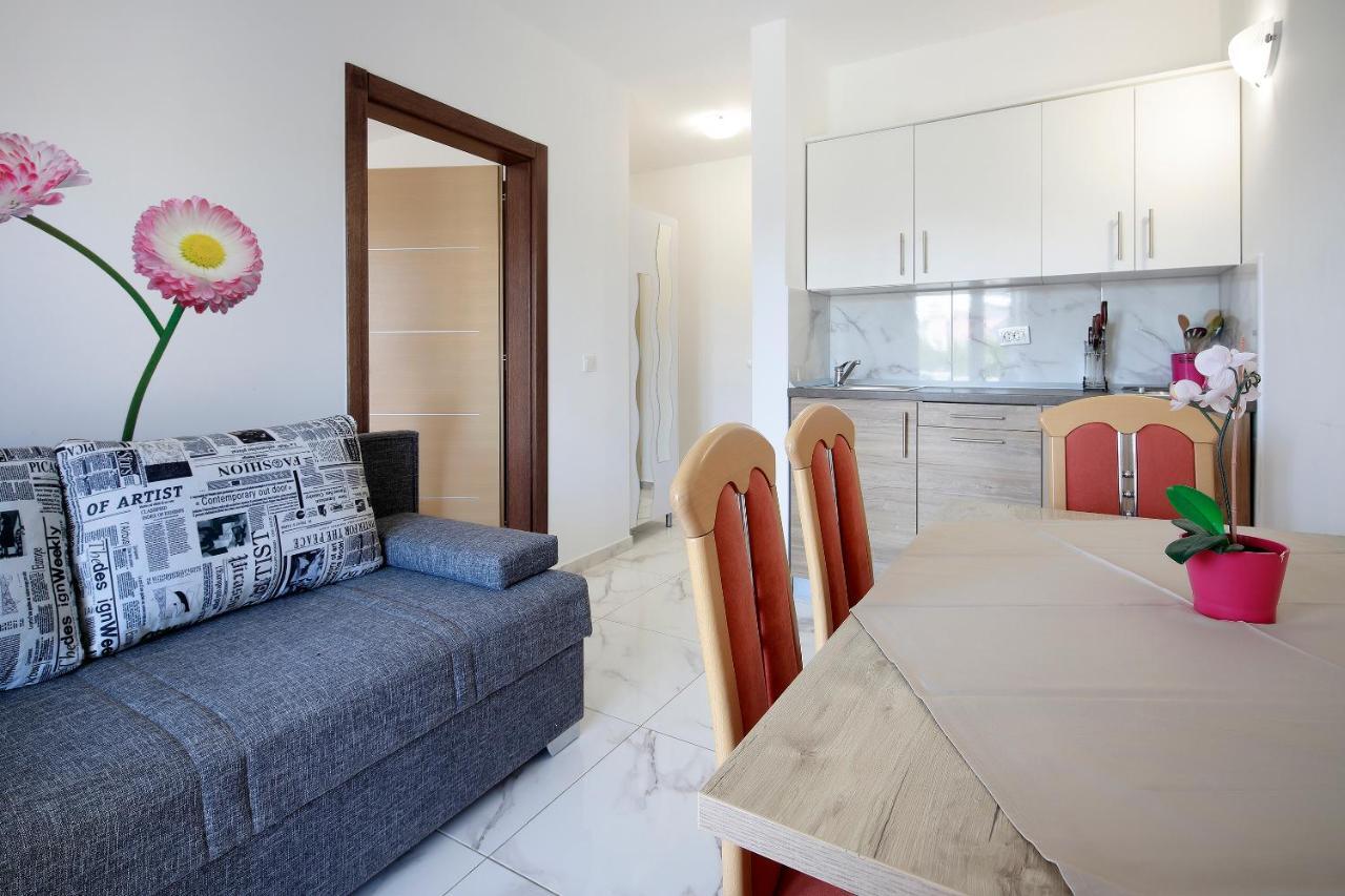 City Pool Apartments Новаля Екстериор снимка